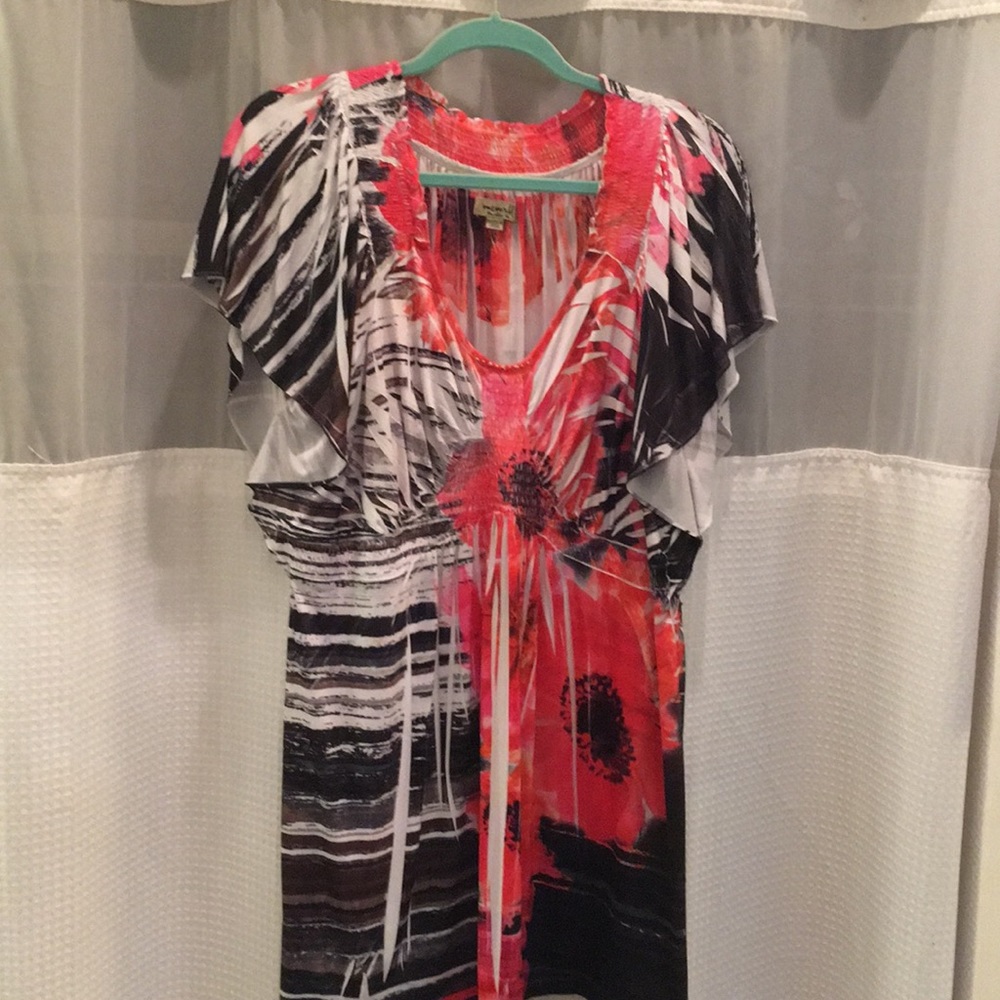 One world plus size top. Flutter sleeve